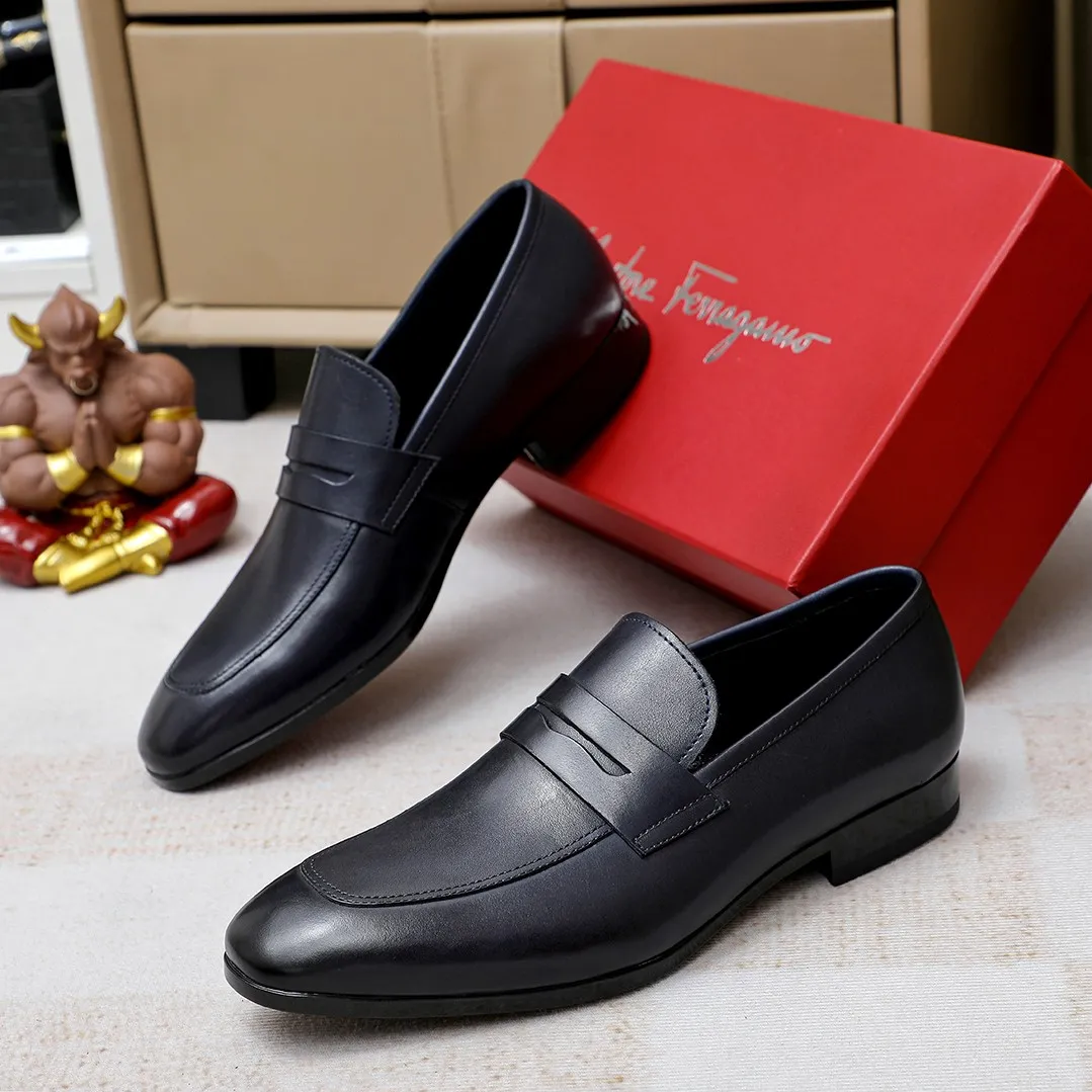 Men's shoes 💰460 🔥Ferragamo's new men's casual slip-on shoes🇨🇳Official website original 1:1 mold, original quality💯Fine workmanship, high-end luxury☘The upper is made of imported Italian first-layer cowhide🌴Luxurious water dyeing🐂Leather lining🍓Rubber wear-resistant and non-slip outsole, breathable and comfortable to wear🍍The first choice for high-grade men, 5 colors available! Code number 38-44 (45.46. Customized)